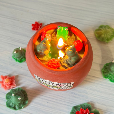 Froggy Whisper Candle 🐸