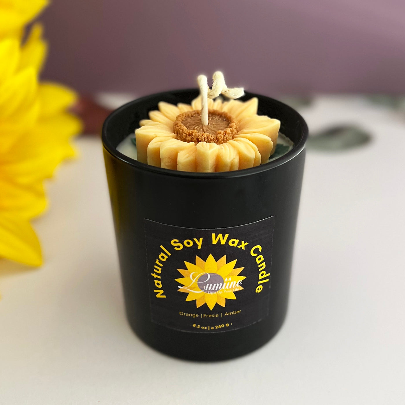 Lumen Flora Candle 🌻