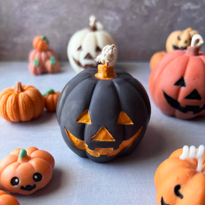 Jack-O'-Lantern Pumpkins Scented Candle 🎃