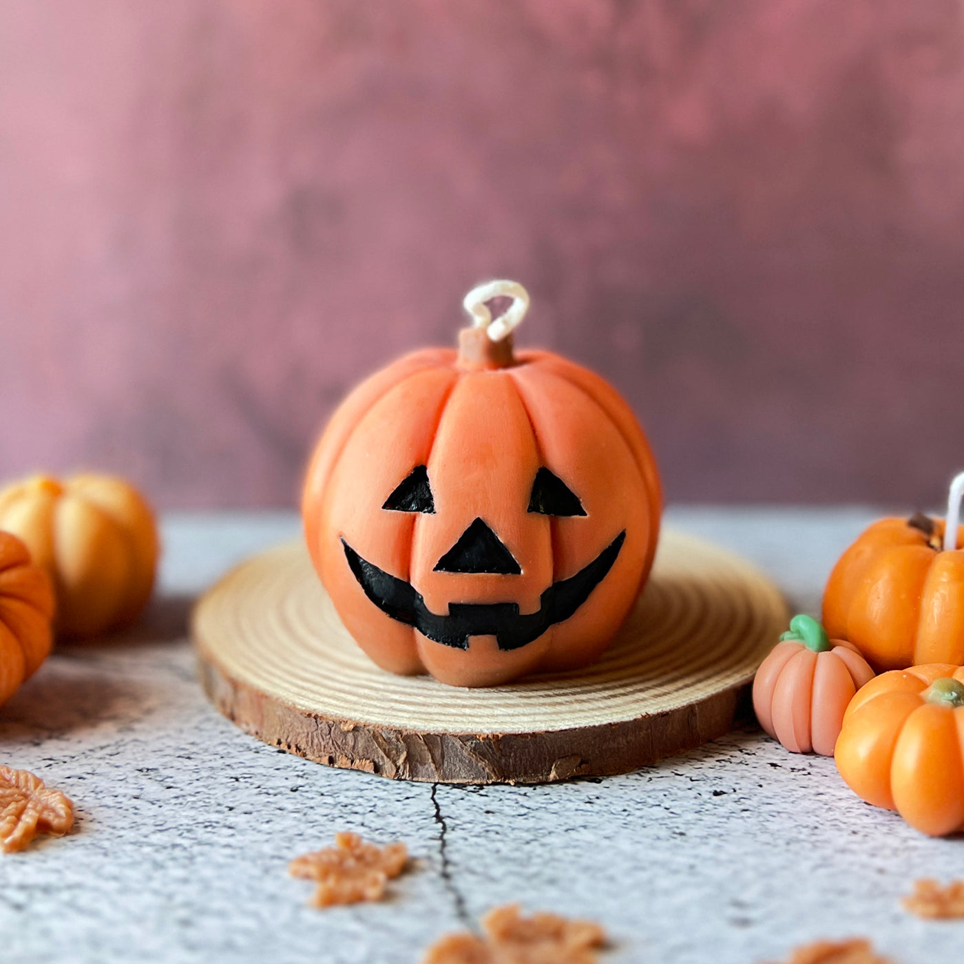 Jack-O'-Lantern Pumpkins Scented Candle 🎃