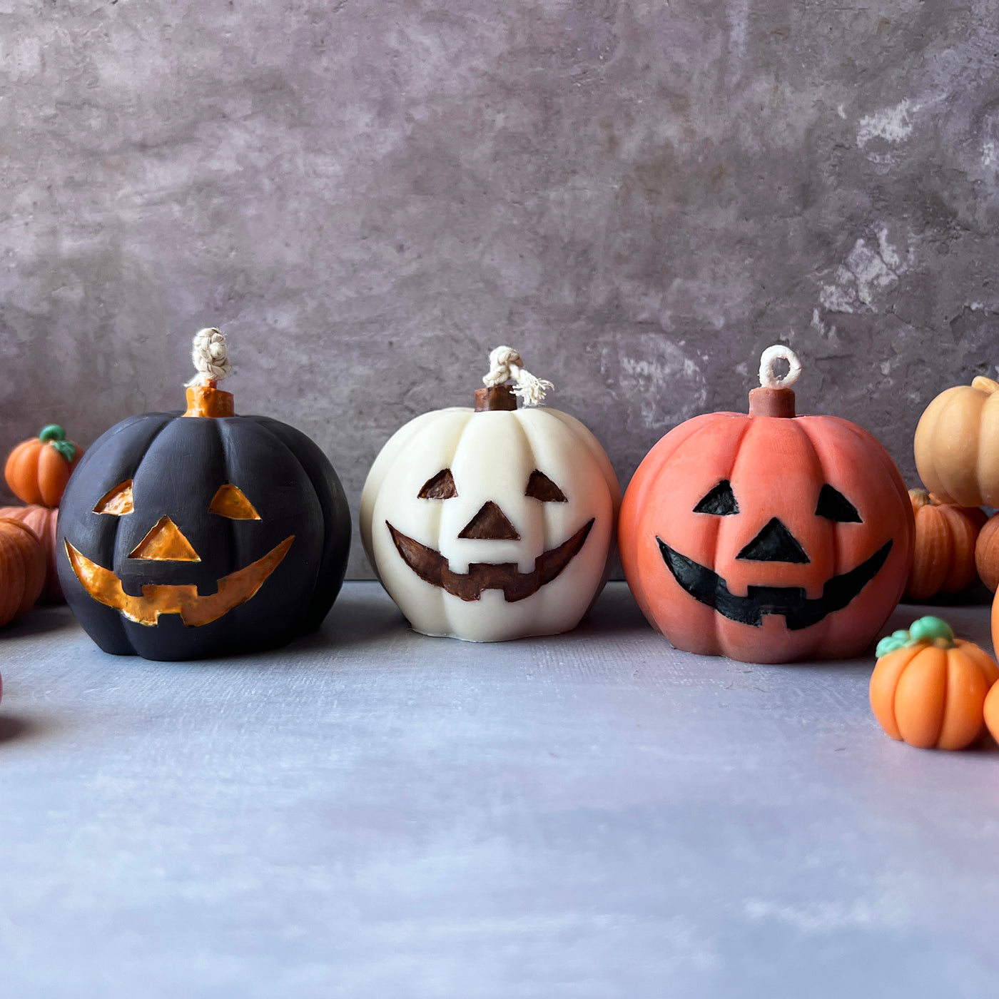 Jack-O'-Lantern Pumpkins Scented Candle 🎃