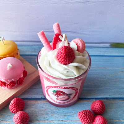 Strawberry Milkshake Scented Candle 🍓 ~ 🌱 Refillable 🌱