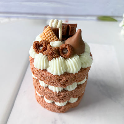 Sweet Chocolate | Macaron Cake Candle