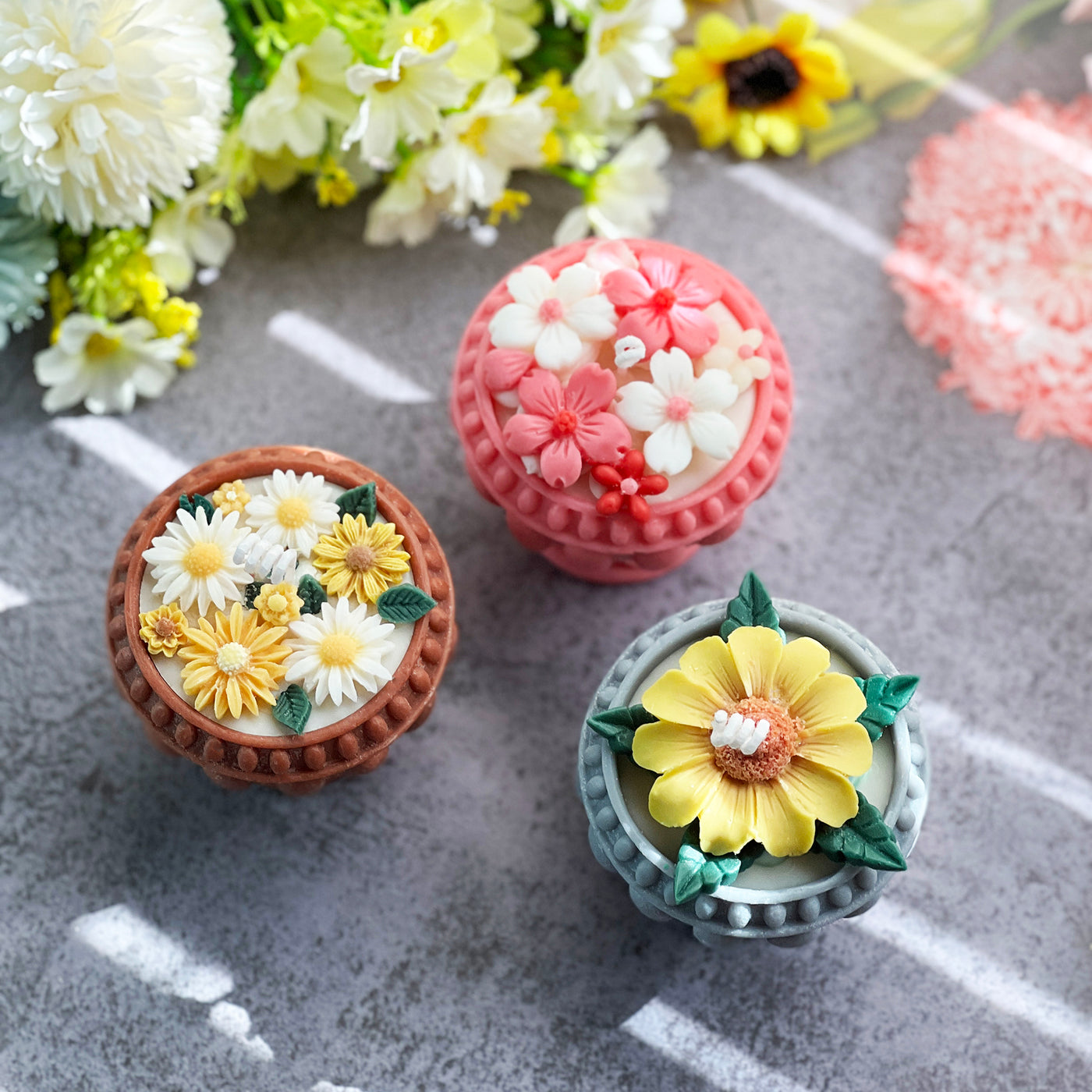 Blossoming Flowers Candle 💐 - Lumiine